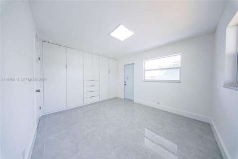 Copropriété à vendre à Hollywood, Floride: 2 chambres, 75.25 m2 № 2080113 - photo 12