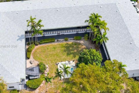 Copropriété à vendre à Hollywood, Floride: 2 chambres, 75.25 m2 № 2080113 - photo 27