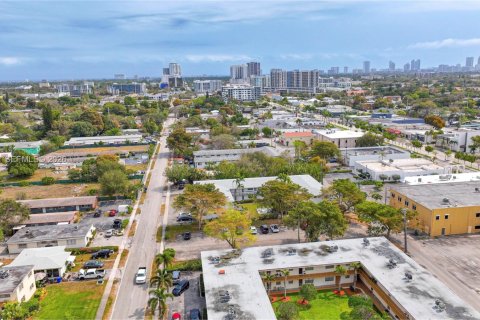 Copropriété à vendre à Hollywood, Floride: 2 chambres, 75.25 m2 № 2080113 - photo 23