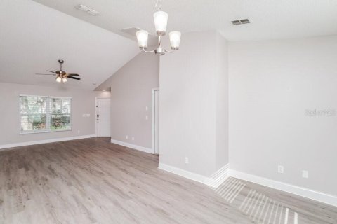 Villa ou maison à louer à Valrico, Floride: 3 chambres, 121.98 m2 № 2407035 - photo 6