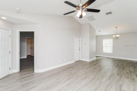 Villa ou maison à louer à Valrico, Floride: 3 chambres, 121.98 m2 № 2407035 - photo 4