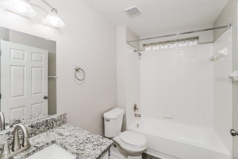Villa ou maison à louer à Valrico, Floride: 3 chambres, 121.98 m2 № 2407035 - photo 13