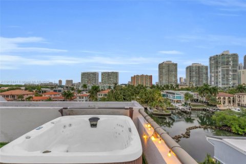 Copropriété à vendre à Sunny Isles Beach, Floride: 3 chambres, 206.24 m2 № 2020540 - photo 13