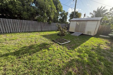 Villa ou maison à louer à West Palm Beach, Floride: 4 chambres, 143.63 m2 № 2087978 - photo 3