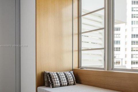 Condominio en venta en Miami Beach, Florida, 1 dormitorio, 100.8 m2 № 2077158 - foto 7