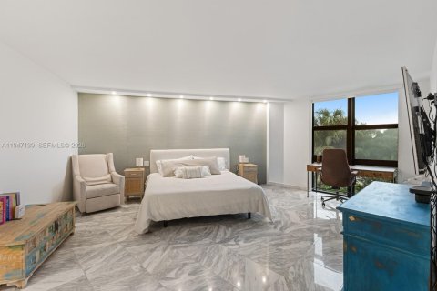 Купить кондоминиум в Ки-Бискейн, Флорида 3 спальни, 165.55м2, № 2003371 - фото 11