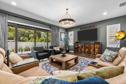 Villa ou maison à vendre à Tampa, Floride: 4 chambres, 265.14 m2 № 2094705 - photo 14
