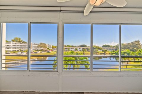 Condo in Deerfield Beach, Florida, 2 bedrooms  № 1712958 - photo 27