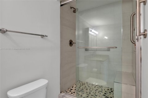 Condo in Deerfield Beach, Florida, 2 bedrooms  № 1712958 - photo 10