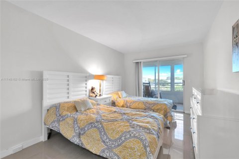 Condo in Deerfield Beach, Florida, 2 bedrooms  № 1712958 - photo 17