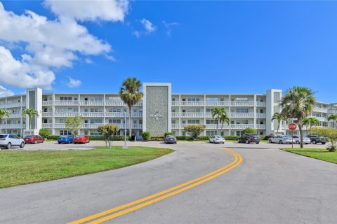 Condo in Deerfield Beach, Florida, 2 bedrooms  № 1712958 - photo 22