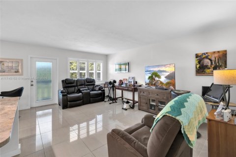 Condo in Deerfield Beach, Florida, 2 bedrooms  № 1712958 - photo 14