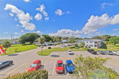 Condo in Deerfield Beach, Florida, 2 bedrooms  № 1712958 - photo 25