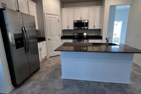 Villa ou maison à vendre à Apopka, Floride: 4 chambres, 187.94 m2 № 2284466 - photo 2