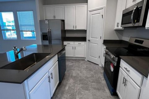 Villa ou maison à vendre à Apopka, Floride: 4 chambres, 187.94 m2 № 2284466 - photo 6