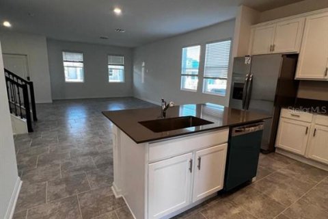 Villa ou maison à vendre à Apopka, Floride: 4 chambres, 187.94 m2 № 2284466 - photo 4