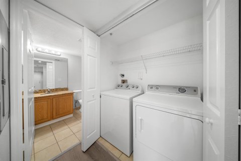 Купить кондоминиум в Порт-Сент-Луси, Флорида 6 комнат, 122.72м2, № 2269472 - фото 25