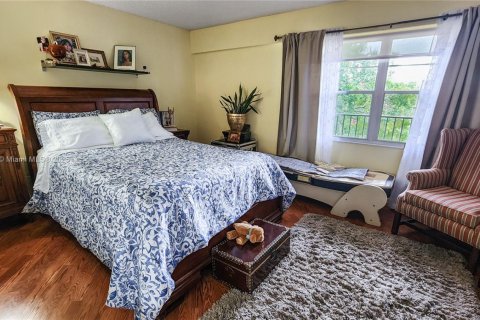 Condo in Pembroke Pines, Florida, 1 bedroom  № 1958548 - photo 13