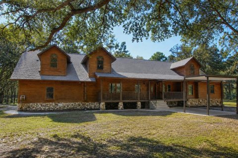 House in Sorrento, Florida 5 bedrooms, 377.83 sq.m. № 2221661