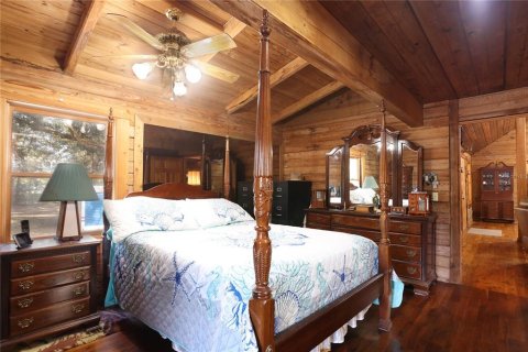 House in Sorrento, Florida 5 bedrooms, 377.83 sq.m. № 2221661 - photo 12