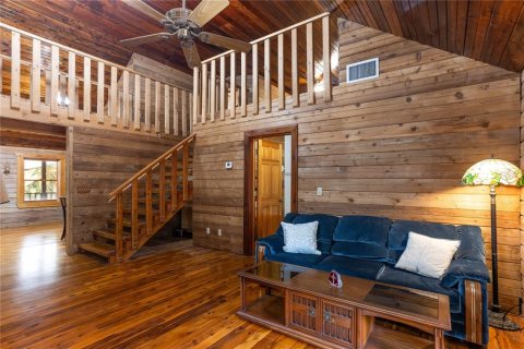 House in Sorrento, Florida 5 bedrooms, 377.83 sq.m. № 2221661 - photo 21