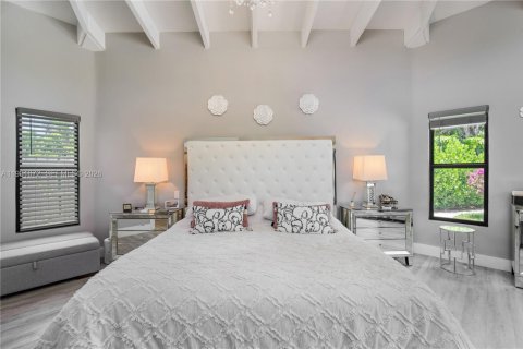 House in Lighthouse Point, Florida 3 bedrooms, 203.83 sq.m. № 2024497 - photo 27