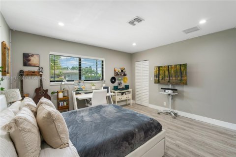 House in Lighthouse Point, Florida 3 bedrooms, 203.83 sq.m. № 2024497 - photo 21