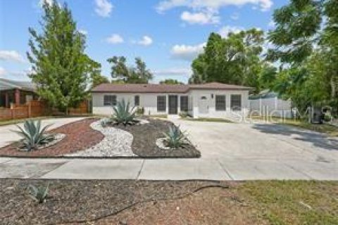 Villa ou maison à Winter Park, Floride 5 chambres, 133.97 m2 № 2375865