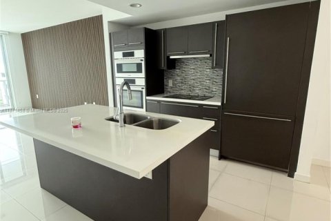 Condominio en venta en Doral, Florida, 1 dormitorio, 91.88 m2 № 1895975 - foto 13