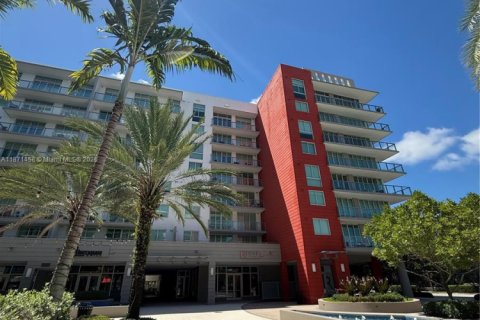 Condominio en venta en Doral, Florida, 1 dormitorio, 91.88 m2 № 1895975 - foto 1