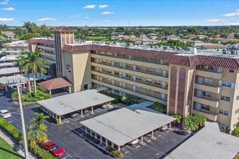 Condo in Deerfield Beach, Florida, 1 bedroom № 1972766 - photo 25