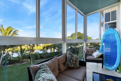Condo in Deerfield Beach, Florida, 1 bedroom № 1972766 - photo 10