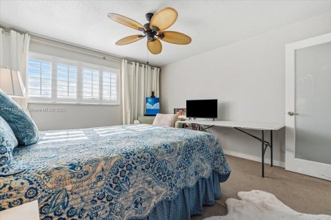 Condo in Deerfield Beach, Florida, 1 bedroom № 1972766 - photo 16