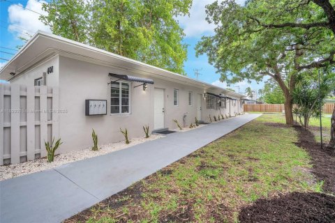 House in Fort Lauderdale, Florida 1 bedroom, 52.03 sq.m. № 1952508 - photo 2