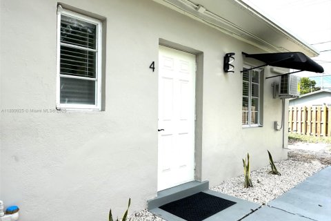 House in Fort Lauderdale, Florida 1 bedroom, 52.03 sq.m. № 1952508 - photo 1