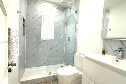 House in Fort Lauderdale, Florida 1 bedroom, 52.03 sq.m. № 1952508 - photo 11