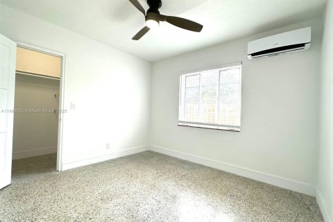 House in Fort Lauderdale, Florida 1 bedroom, 52.03 sq.m. № 1952508 - photo 10