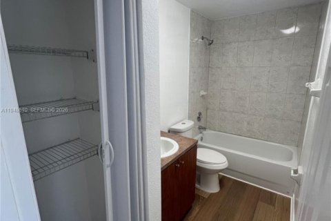 Снять в аренду виллу или дом в Майами, Флорида 4 спальни, 145.39м2, № 2004438 - фото 20