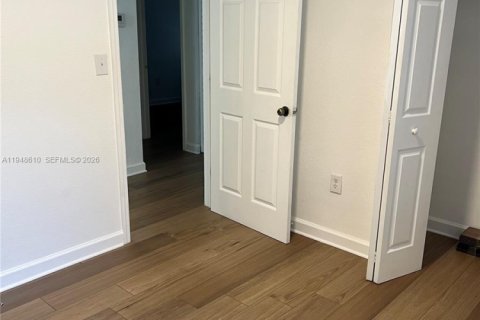 Снять в аренду виллу или дом в Майами, Флорида 4 спальни, 145.39м2, № 2004438 - фото 28