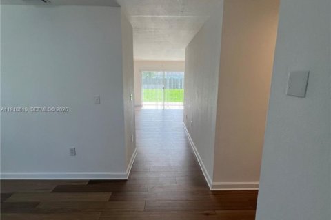 Снять в аренду виллу или дом в Майами, Флорида 4 спальни, 145.39м2, № 2004438 - фото 7