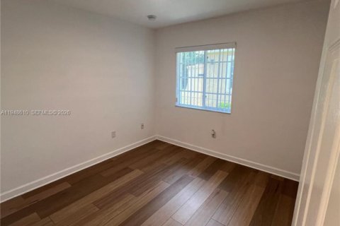 Снять в аренду виллу или дом в Майами, Флорида 4 спальни, 145.39м2, № 2004438 - фото 16