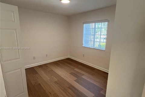 Снять в аренду виллу или дом в Майами, Флорида 4 спальни, 145.39м2, № 2004438 - фото 13