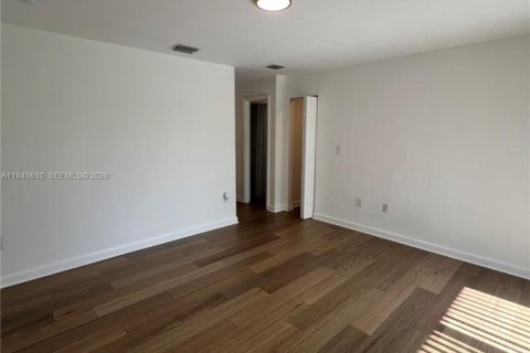 Снять в аренду виллу или дом в Майами, Флорида 4 спальни, 145.39м2, № 2004438 - фото 24