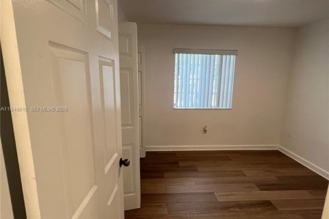 Снять в аренду виллу или дом в Майами, Флорида 4 спальни, 145.39м2, № 2004438 - фото 10