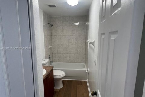 Снять в аренду виллу или дом в Майами, Флорида 4 спальни, 145.39м2, № 2004438 - фото 19