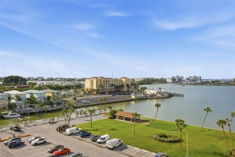 Copropriété à louer à Saint Petersburg, Floride: 2 chambres, 103.59 m2 № 2404976 - photo 10