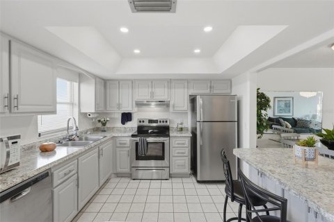 Copropriété à louer à Saint Petersburg, Floride: 2 chambres, 103.59 m2 № 2404976 - photo 4
