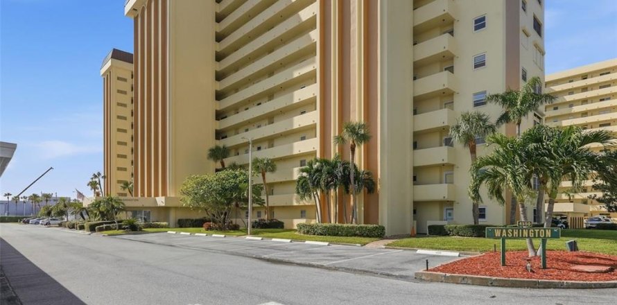 Condo à Saint Petersburg, Floride, 2 chambres  № 2404976