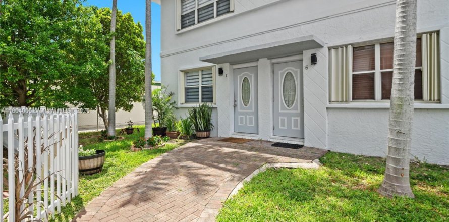 Touwnhouse à North Bay Village, Floride 2 chambres, 83.61 m2 № 1872460