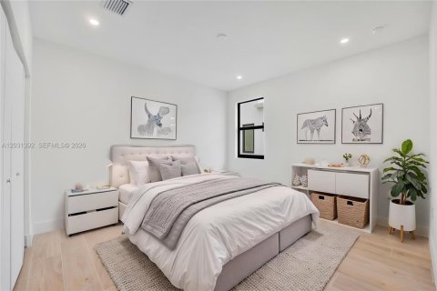 Casa en venta en Hollywood, Florida, 4 dormitorios, 198.9 m2 № 2087859 - foto 4